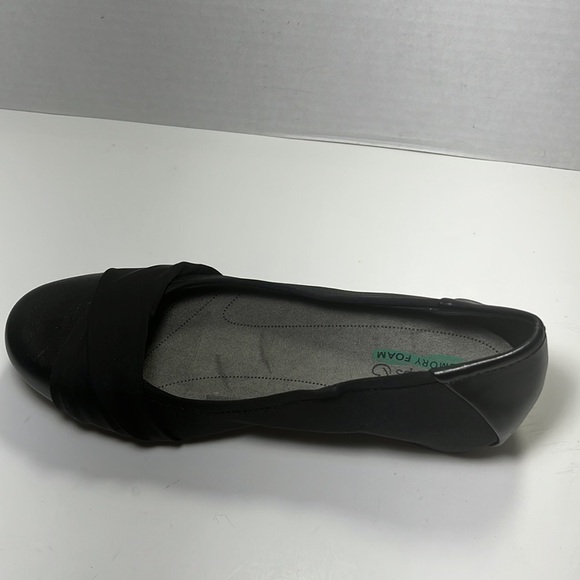 Bear Traps Mitsy Women's Slip-on Hidden Wedge Memory Foam in black and blue 6m - Picture 5 of 6